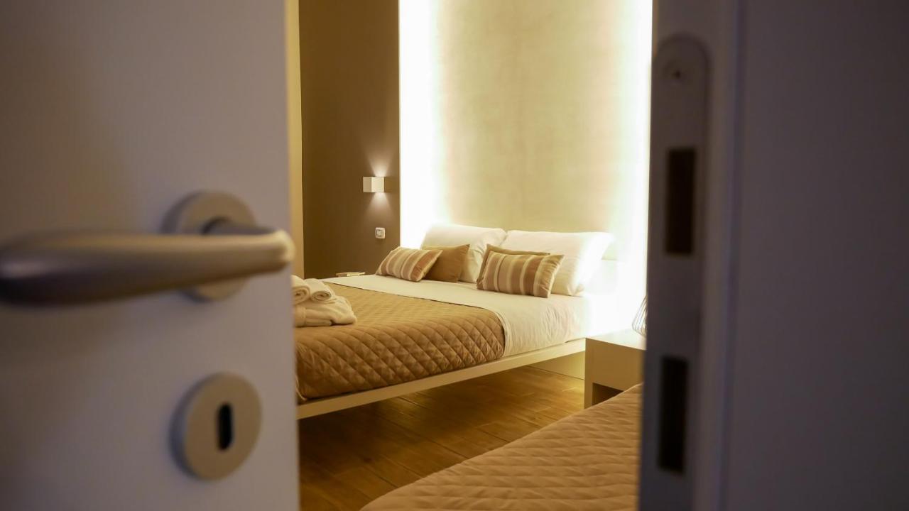La Banchina Holiday Rooms Trani Exterior foto
