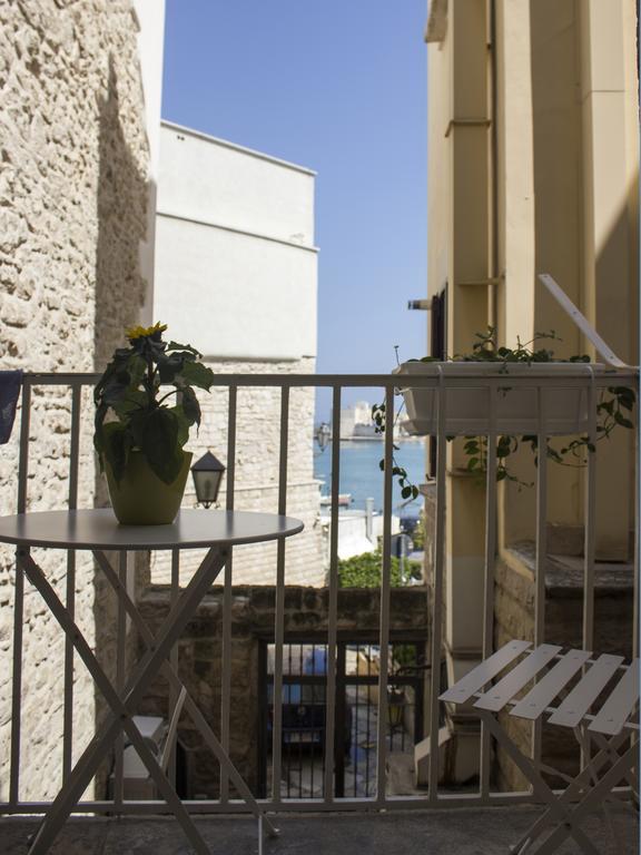 La Banchina Holiday Rooms Trani Exterior foto