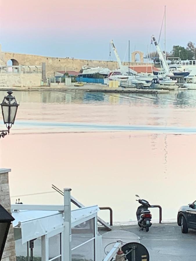 La Banchina Holiday Rooms Trani Exterior foto
